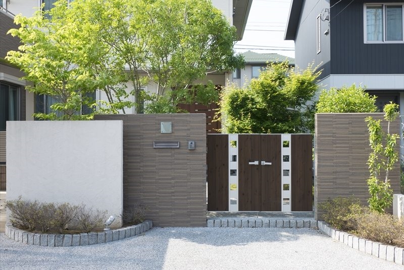 玄関アプローチ